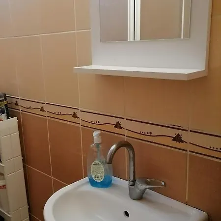 شقة Oeztuerk Apart أنطاليا